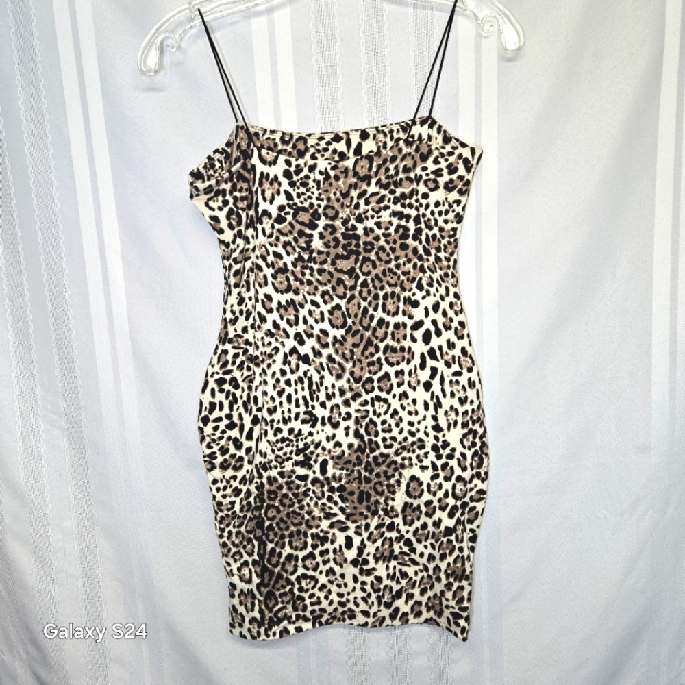 VIVACE MINI DRESS LEOPARD PRINT 🐆SIZE  SM A-21
